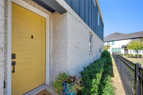 $299,900 | 7696 Resting Mews, North Richland Hills, TX 76182