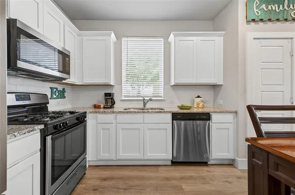 $299,900 | 7696 Resting Mews, North Richland Hills, TX 76182