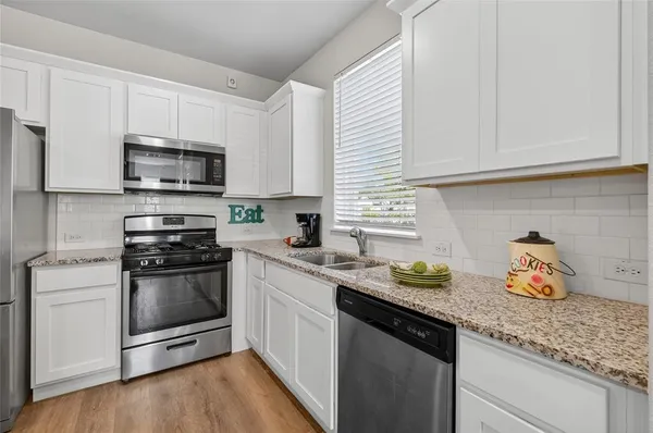 $299,900 | 7696 Resting Mews, North Richland Hills, TX 76182