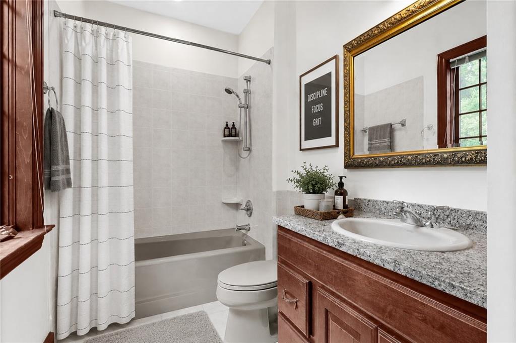 1060 Fox Chapel Road Pittsburgh, PA 15238 - Photo 30 of 50 VIRTUALLY STAGED