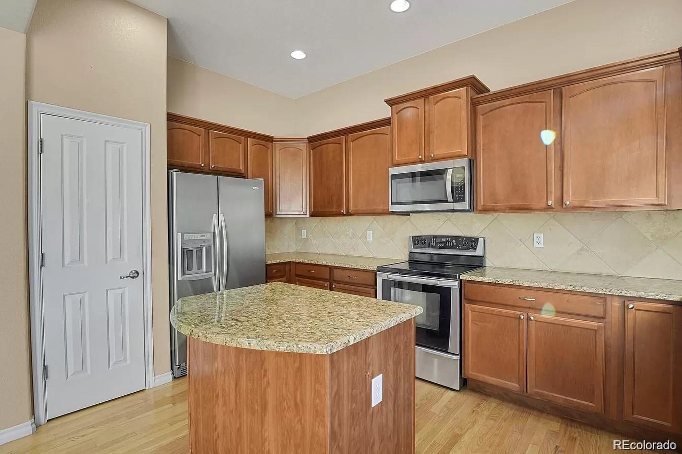 10886 Towerbridge Road Highlands Ranch, CO 80130 - Photo 8 of 32