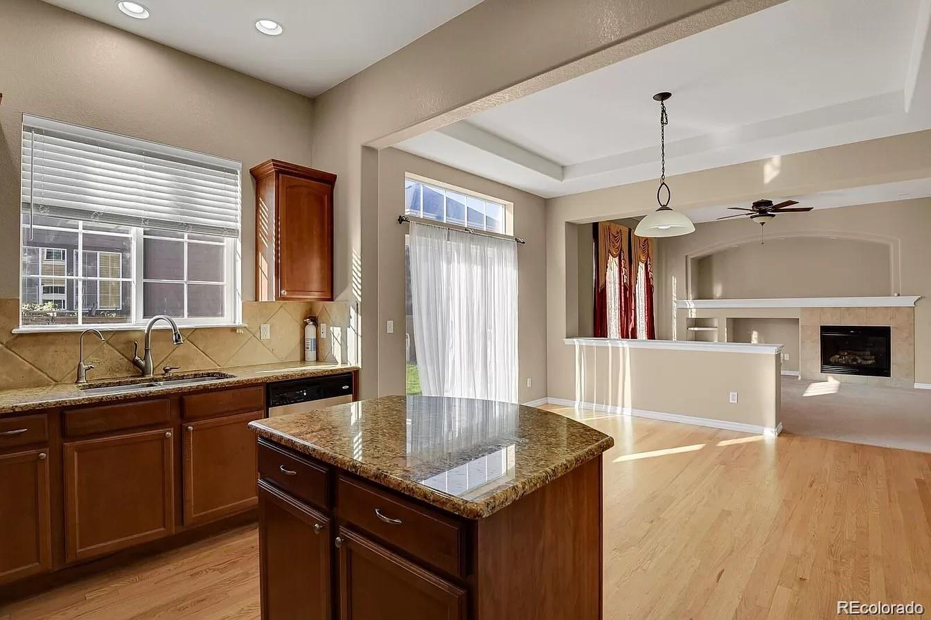 10886 Towerbridge Road Highlands Ranch, CO 80130 - Photo 9 of 32