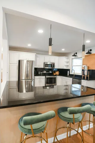 $949,000 | 201 Crescent Beach Drive, Burlington, VT 05408