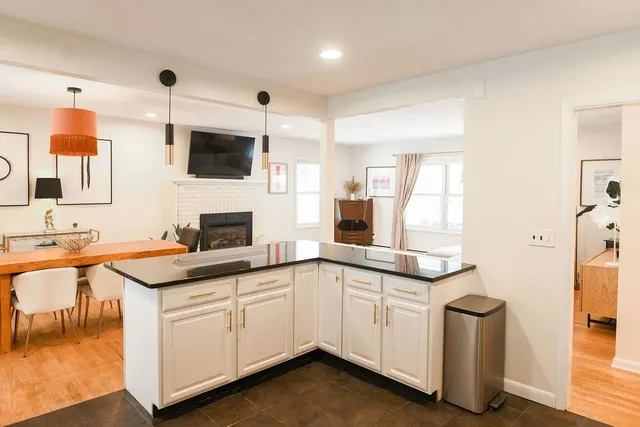 $949,000 | 201 Crescent Beach Drive, Burlington, VT 05408