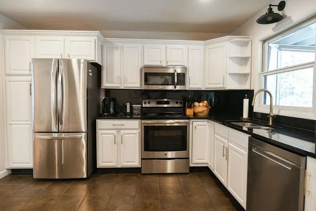 $949,000 | 201 Crescent Beach Drive, Burlington, VT 05408