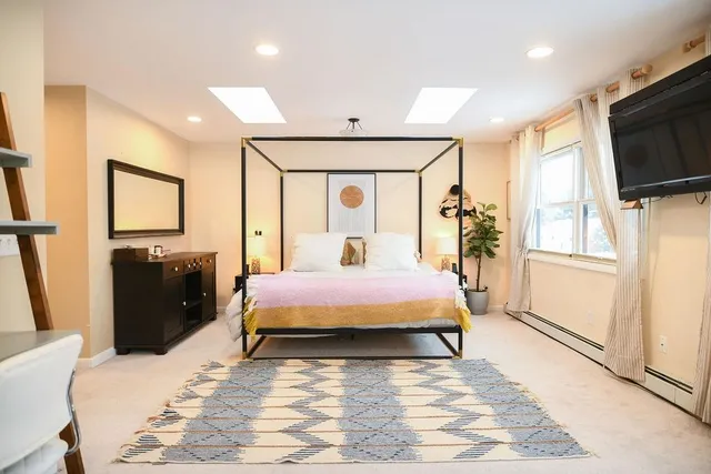 $949,000 | 201 Crescent Beach Drive, Burlington, VT 05408