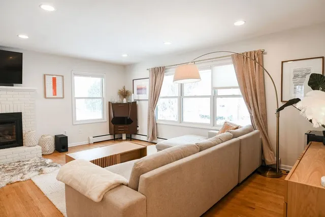 $949,000 | 201 Crescent Beach Drive, Burlington, VT 05408