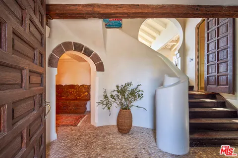 $28,500,000 | 28980 Cliffside Drive, Malibu, CA 90265