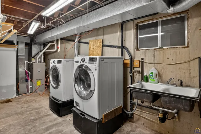 $385,000 | 1760 West K-31 Highway, Lyndon, KS 66451