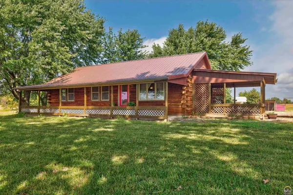 $385,000 | 1760 West K-31 Highway, Lyndon, KS 66451