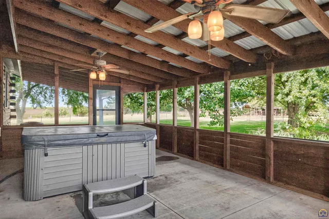 $385,000 | 1760 West K-31 Highway, Lyndon, KS 66451