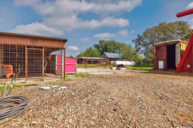 $385,000 | 1760 West K-31 Highway, Lyndon, KS 66451