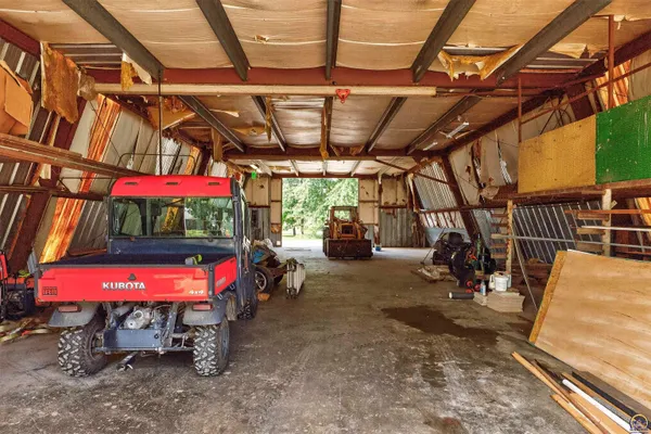 $385,000 | 1760 West K-31 Highway, Lyndon, KS 66451