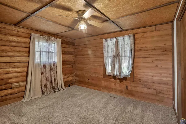 $385,000 | 1760 West K-31 Highway, Lyndon, KS 66451