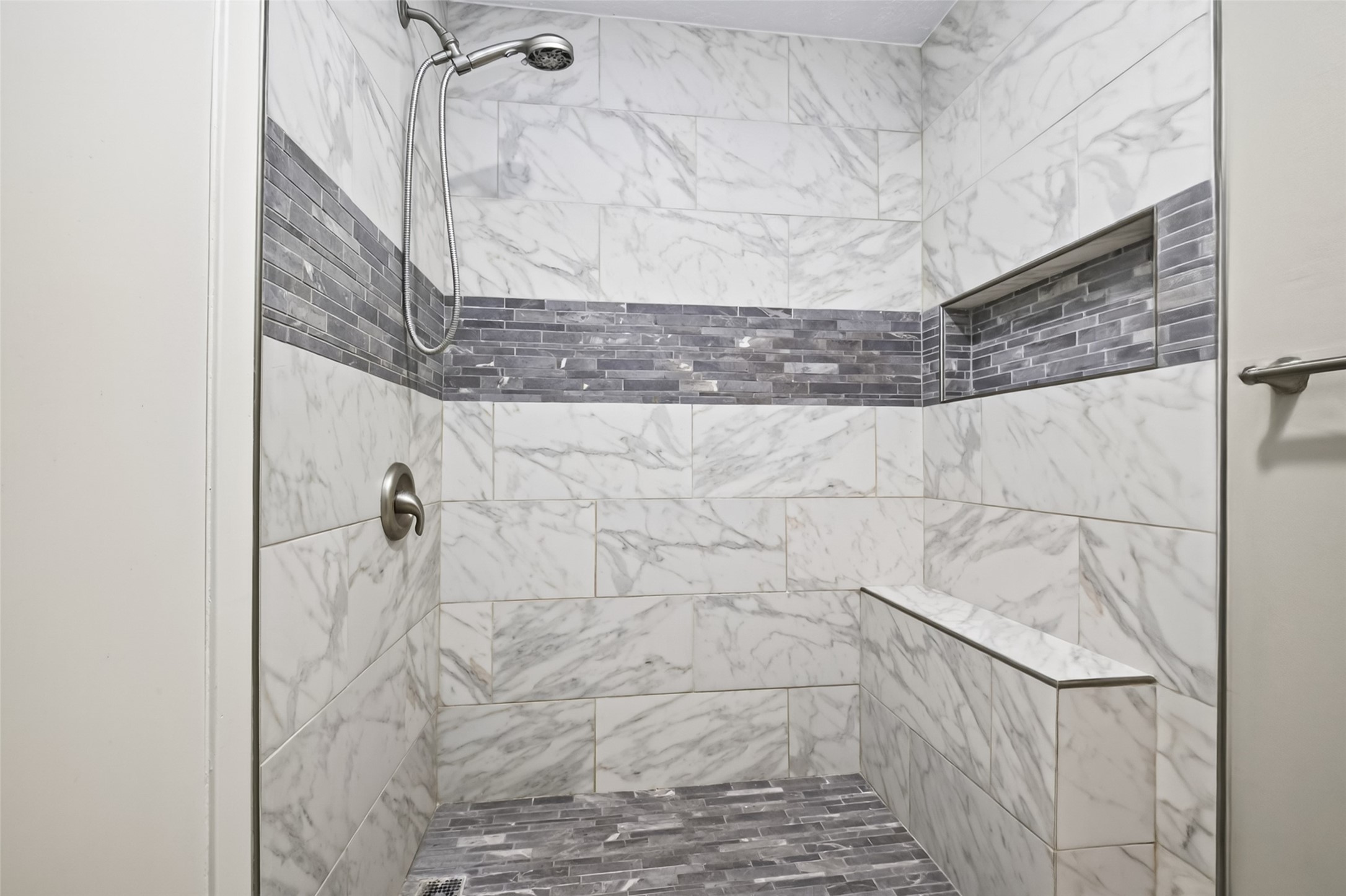 6122 Sanford Road Houston, TX 77096 - Photo 27 of 49
