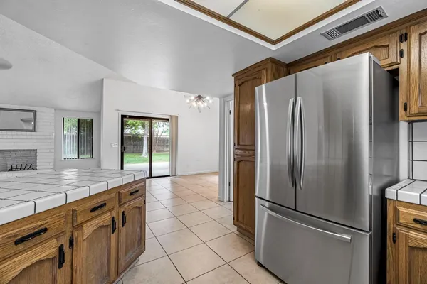 $425,000 | 1718 Ash Avenue, Clovis, CA 93611