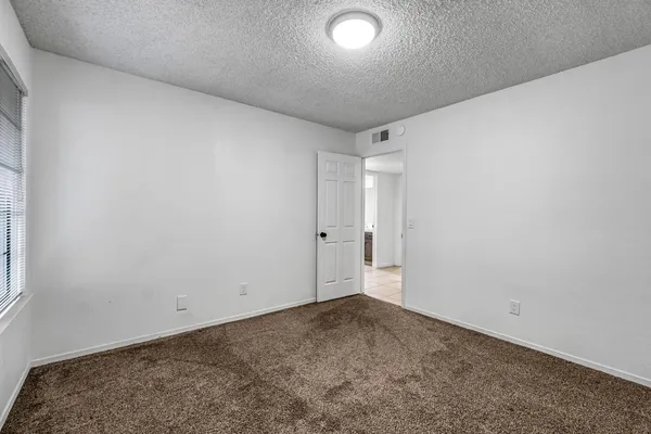 $425,000 | 1718 Ash Avenue, Clovis, CA 93611