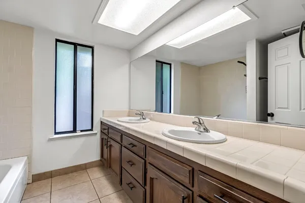 $425,000 | 1718 Ash Avenue, Clovis, CA 93611