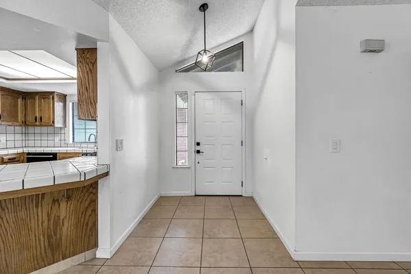 $425,000 | 1718 Ash Avenue, Clovis, CA 93611