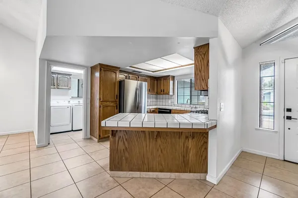 $425,000 | 1718 Ash Avenue, Clovis, CA 93611