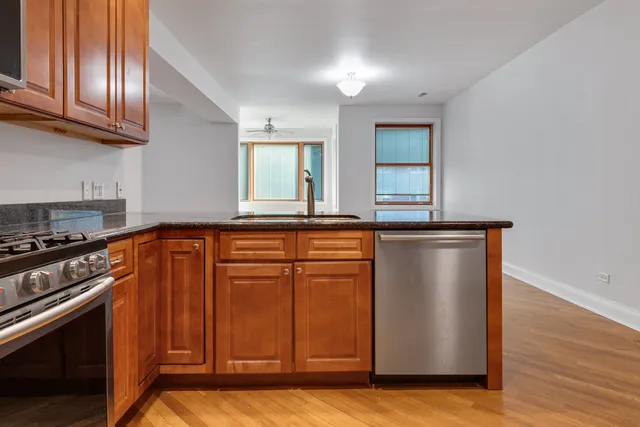 $1,900 | 7010 South Clyde Avenue, Unit 3N, Chicago, IL 60649