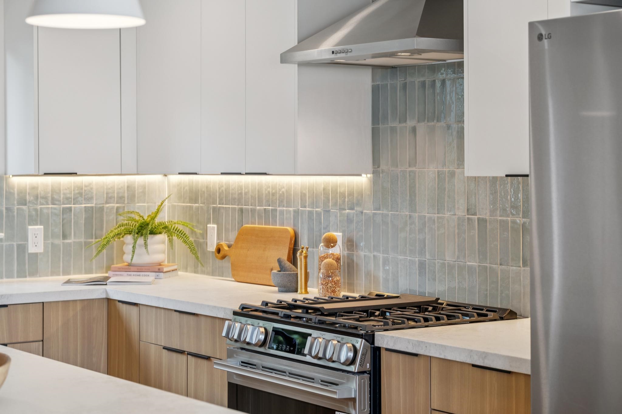 582 Euclid Avenue Berkeley, CA 94708 - Photo 3 of 49