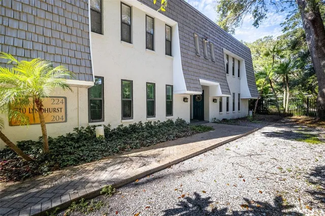 $2,000 | 710 Lyndhurst Street, Unit 223, Dunedin, FL 34698