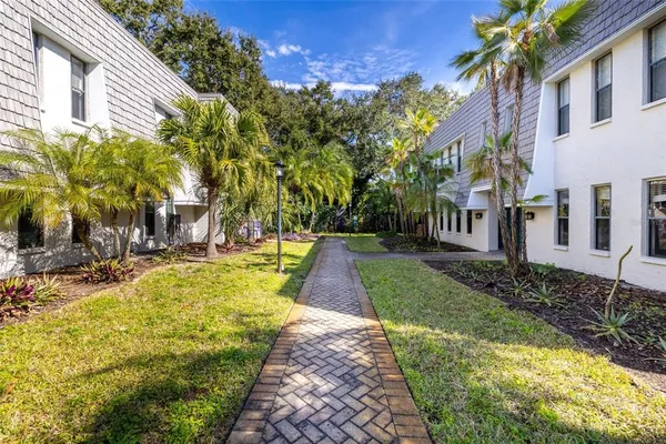 $1,900 | 710 Lyndhurst Street, Unit 223, Dunedin, FL 34698