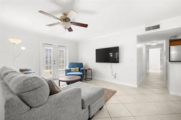 $1,900 | 710 Lyndhurst Street, Unit 223, Dunedin, FL 34698