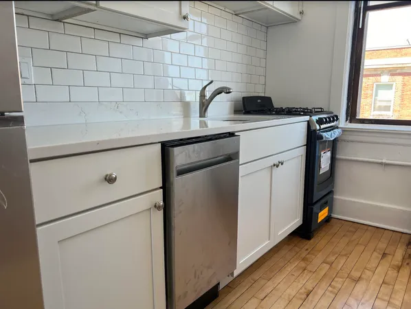 $1,425 | 293 East Deerpath Road, Unit 32, Lake Forest, IL 60045