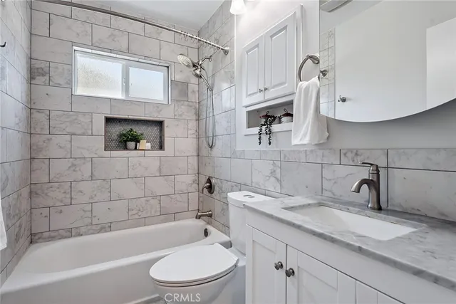 $899,500 | 6451 Riverton Avenue, North Hollywood, CA 91606