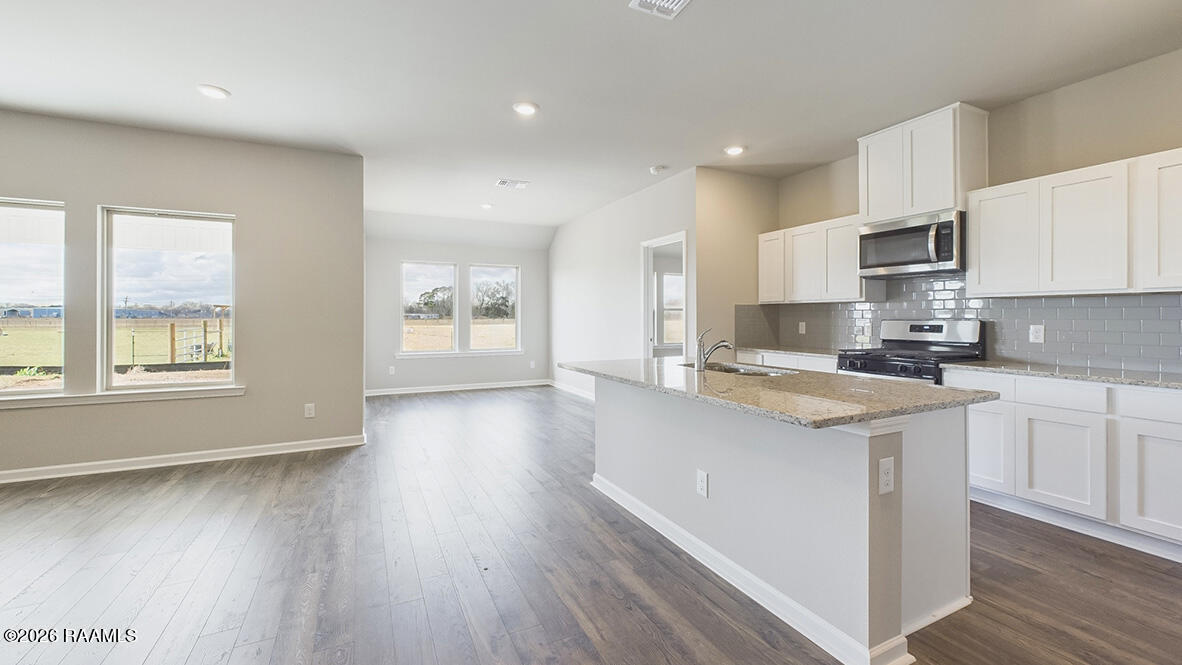 131 Lake Ridge Drive Broussard, LA 70518 - Photo 3 of 31 131 Lake Ridge Drive, Broussard, LA