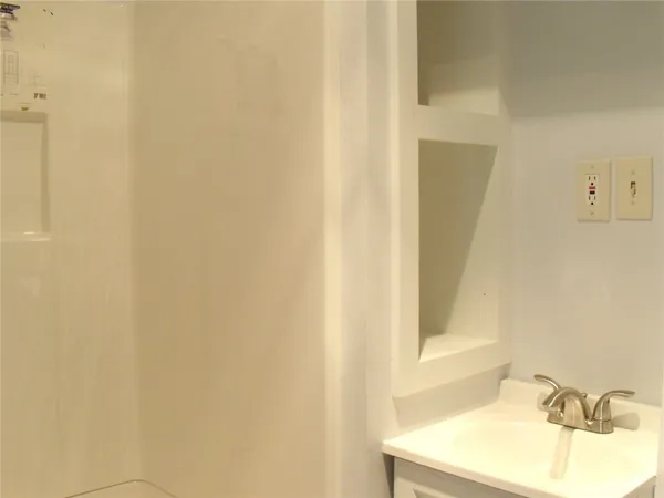 $2,400 | 51 Elmerston Road, Rochester, NY 14620