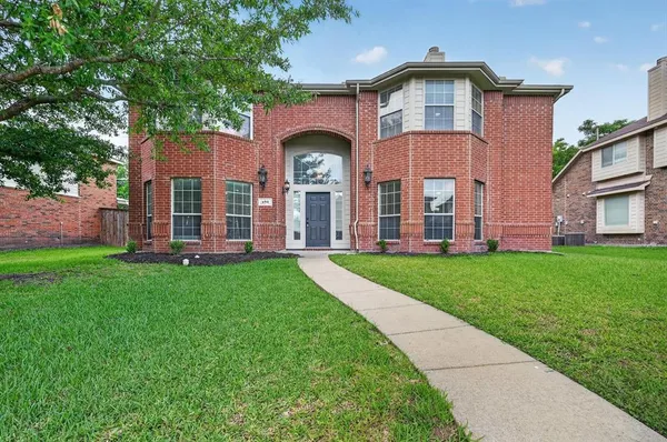 $420,000 | 482 Cloverleaf Drive, Lancaster, TX 75146