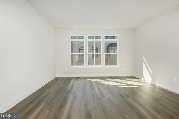 $3,200 | 13927 Airfoil Road, Herndon, VA 20171