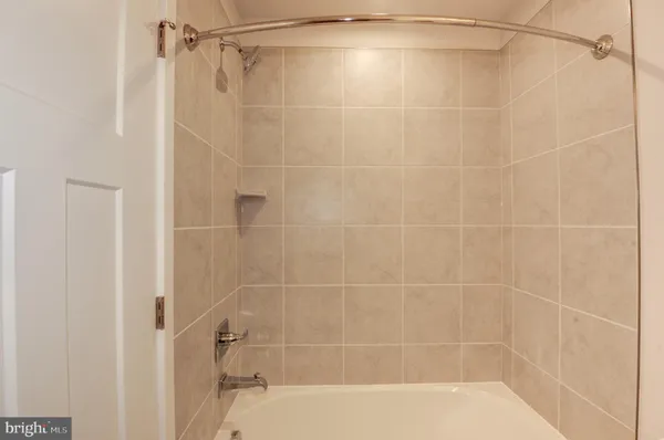 $3,200 | 13927 Airfoil Road, Herndon, VA 20171