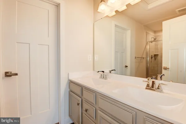 $3,200 | 13927 Airfoil Road, Herndon, VA 20171