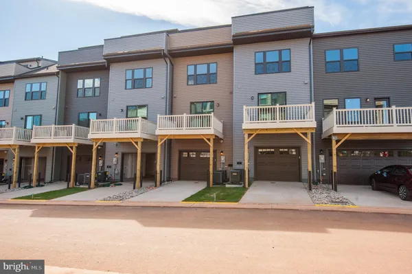 $3,200 | 13927 Airfoil Road, Herndon, VA 20171