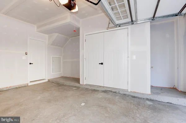 $3,200 | 13927 Airfoil Road, Herndon, VA 20171