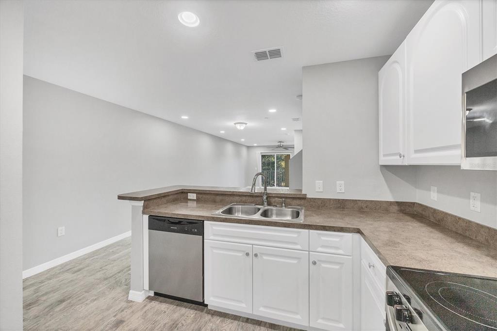 8944 White Sage Loop, Unit 3204 Lakewood Ranch, FL 34202 - Photo 13 of 40