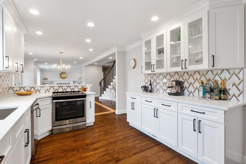 41 Windsor Park Road Lowell, MA 01852 - Photo 12 of 42 Gallery Image 12