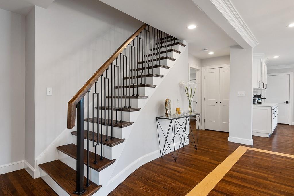41 Windsor Park Road Lowell, MA 01852 - Photo 5 of 42 Gallery Image 5