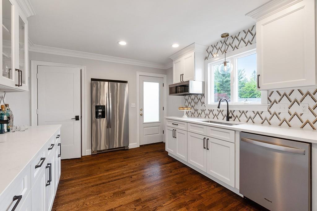 41 Windsor Park Road Lowell, MA 01852 - Photo 9 of 42 Gallery Image 9