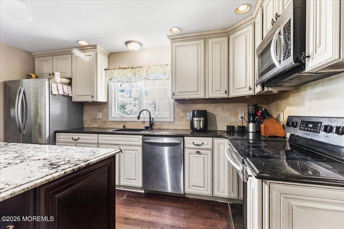 6 Rising Sun Tavern Road Millstone Township, NJ 08510 - Photo 13 of 46 18-Kitchen