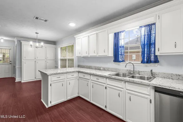 $1,975 | 110 Oak Grove Drive, Brandon, MS 39047