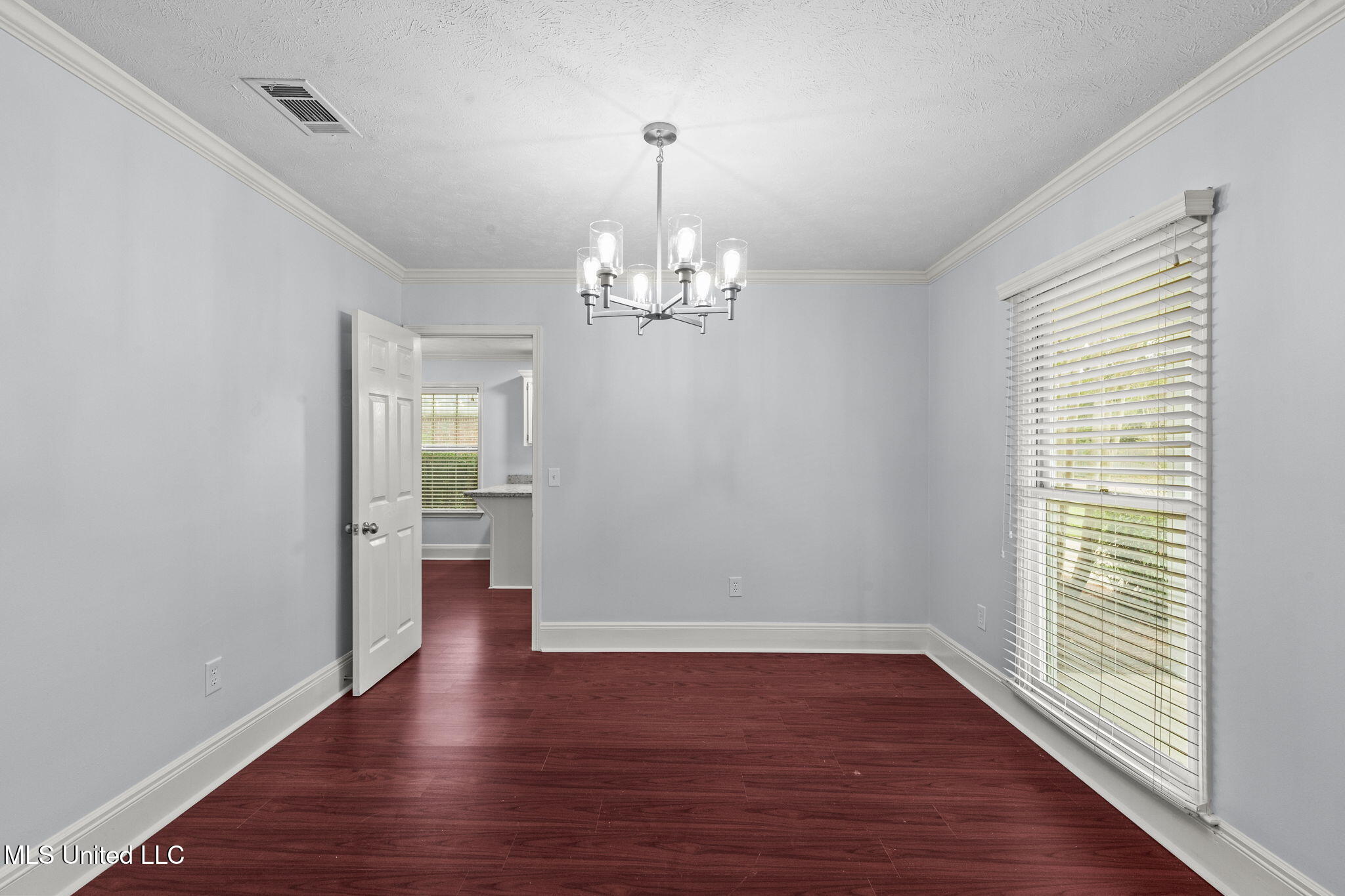 110 Oak Grove Drive Brandon, MS 39047 - Photo 3 of 54 11-web-or-mls-110 Oak Grove-11