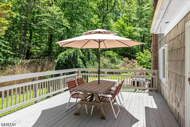 18 Stiles Road Warren, NJ 07059 - Photo 33 of 36