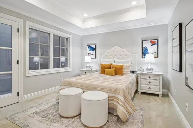 a view of a house with backyard and garden