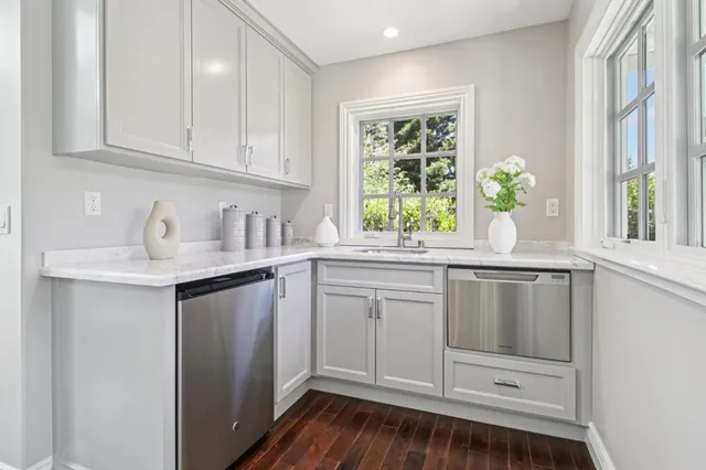 $9,390,000 | 667 Jay Street, Los Altos, CA 94022