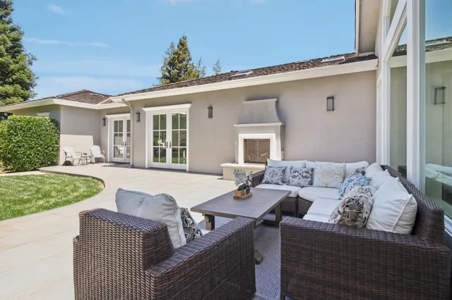 $9,390,000 | 667 Jay Street, Los Altos, CA 94022